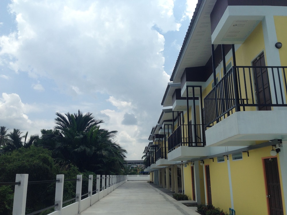 Hotel Satun Boutique Resort - Image 1