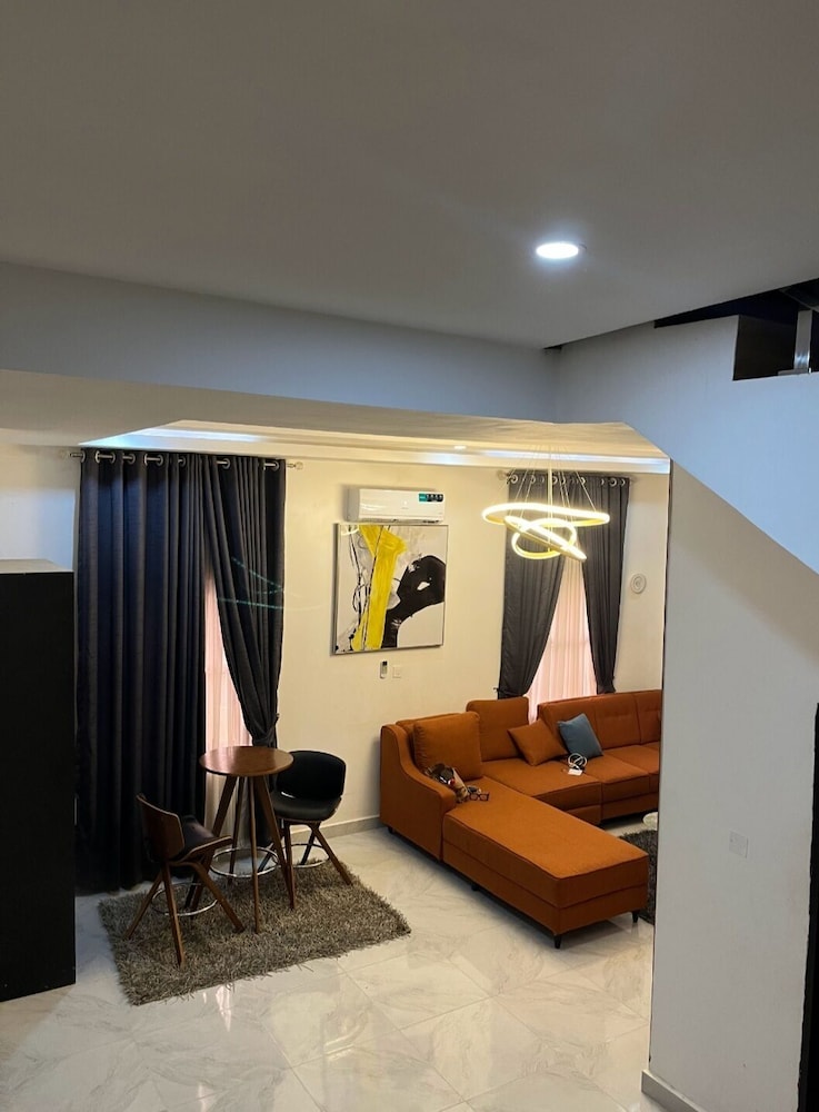 R-Oak Hotels and Apartments