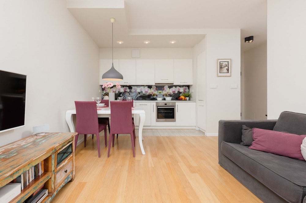 Apartment With Balcony Wolska by Renters view 5