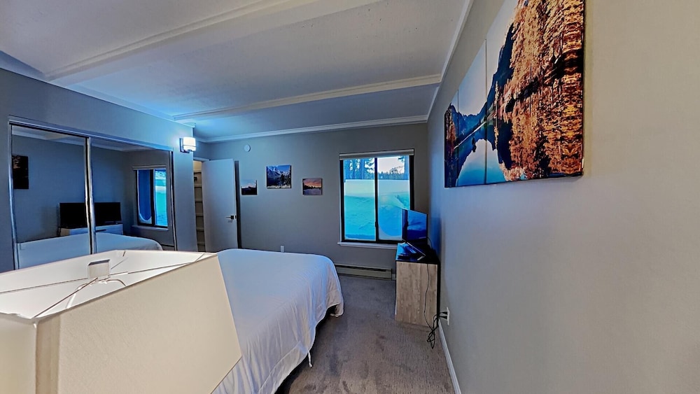 Spacious 2 BR Units at 1849 Condos With Free Pool, Parking & Wifi