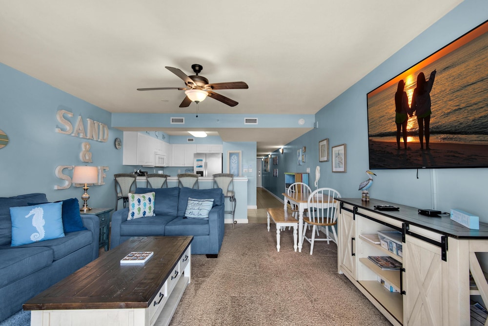 Pelican Isle 107