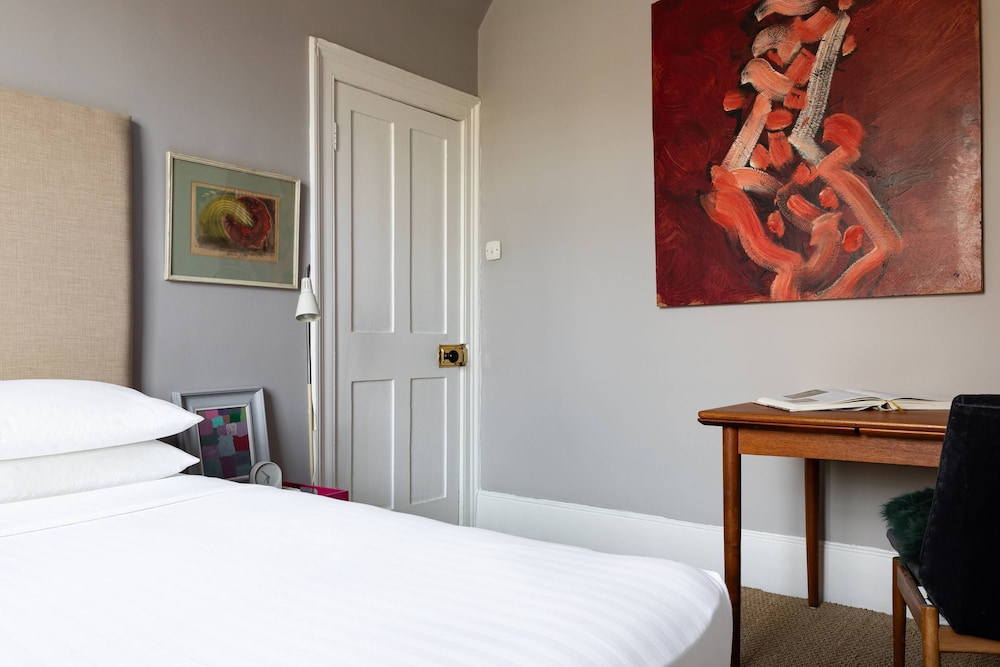 Hemingford Road IV by Onefinestay