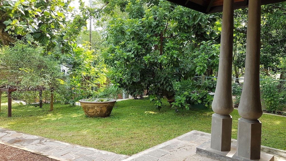 Siriniwasa Villa Induruwa