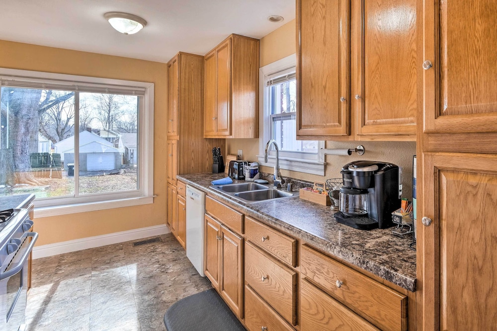 Pet-friendly Louisville Home: Near Distilleries!