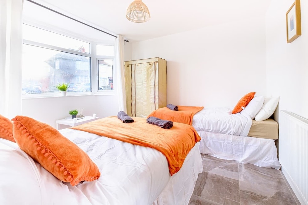 Karah Suites - Bristol Filton view 3