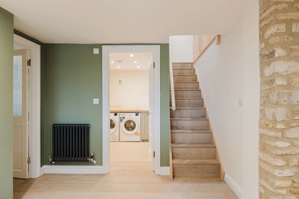 Mulberry Cottage 5BD in Wiltshire
