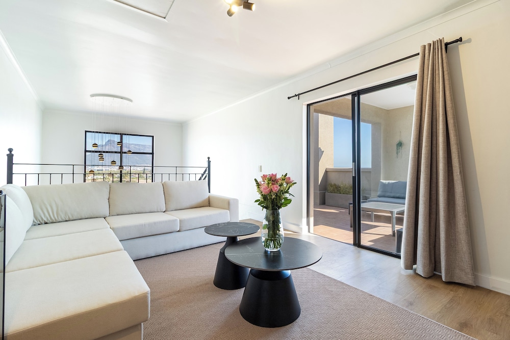 2 Bedroom, Mountain View Penthouse, Century City