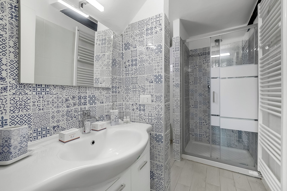Iris Apartment