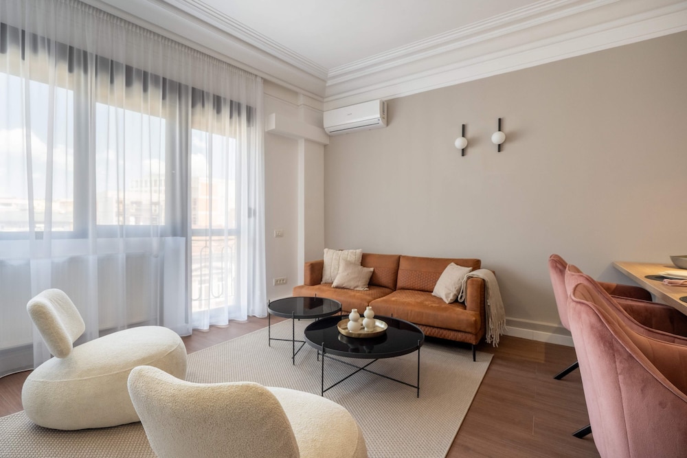 Unique & Fun 3BR by Cismigiu Gardens & Calea Victoriei