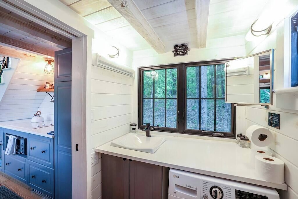 Hidden Retreat 4-homes 134 Acres
