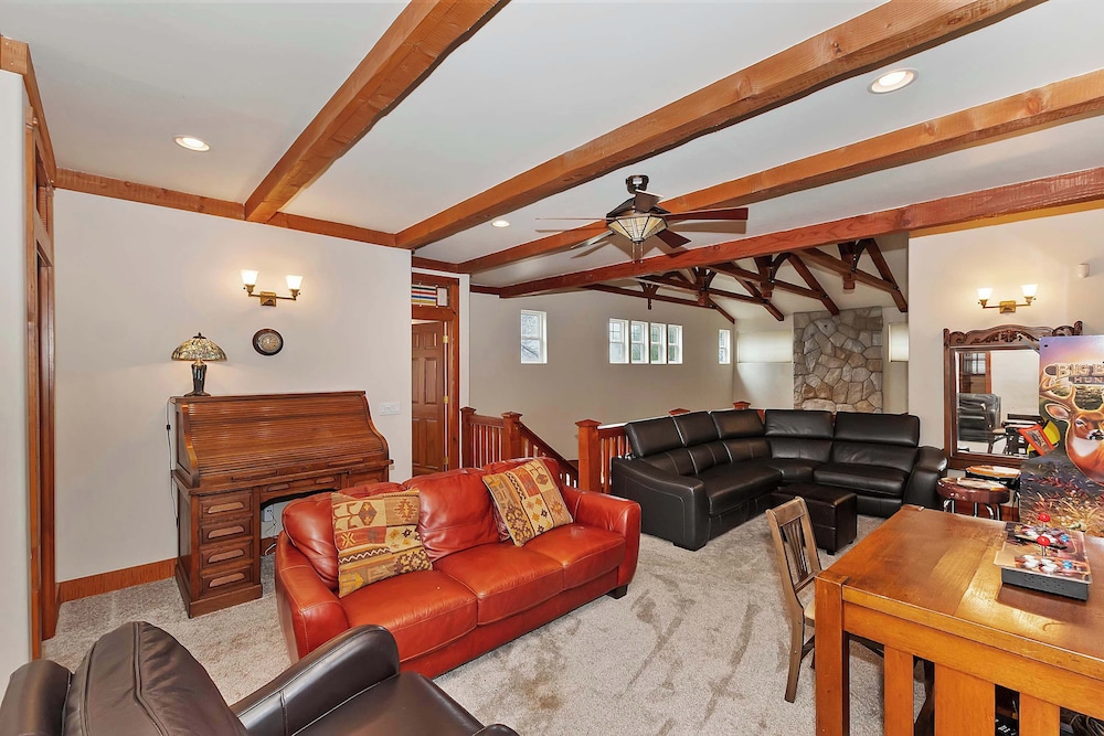 Matterhorn Peak Lodge – Upscale Mountain Escape