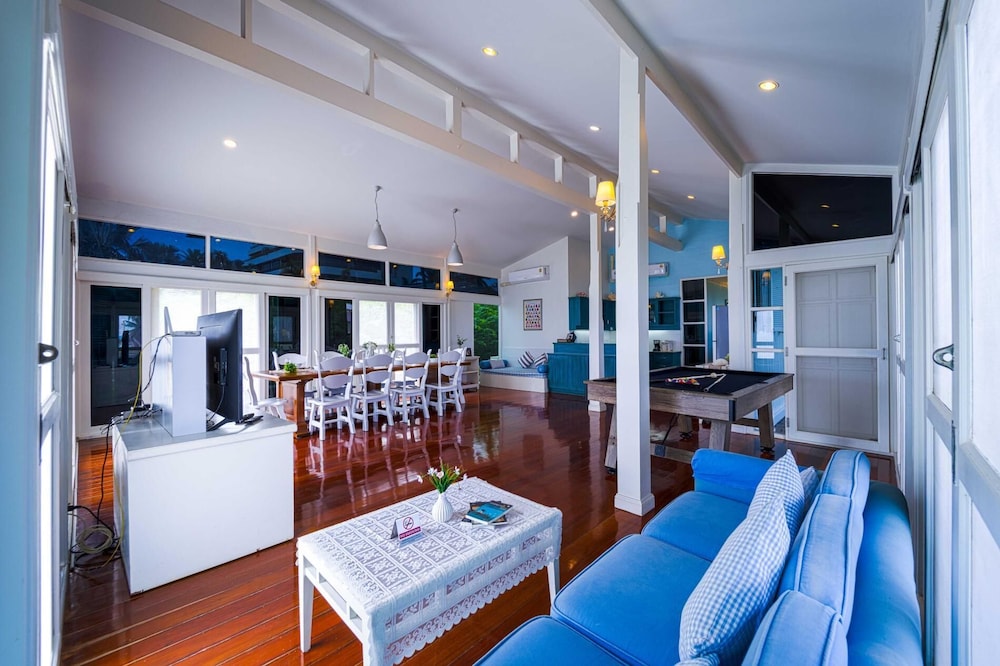 Oceanfront 6 Bedroom Twin Villas OV6