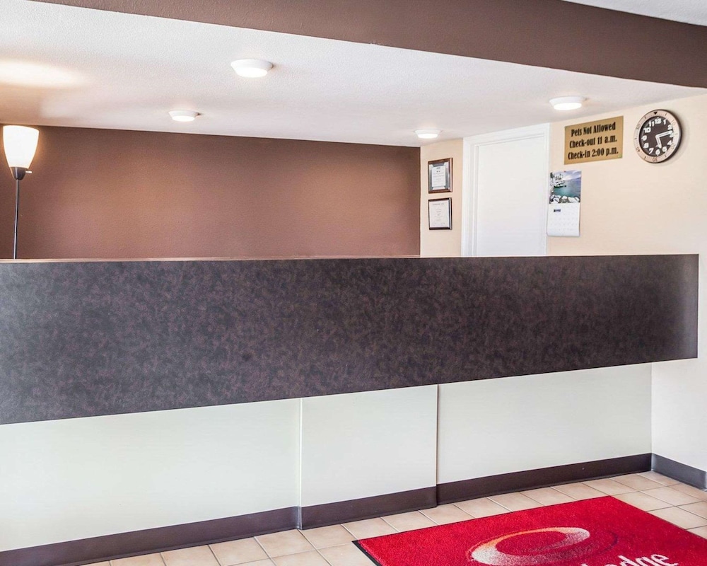 Jefferson City Vacations - Econo Lodge Jefferson City - Property Image 2