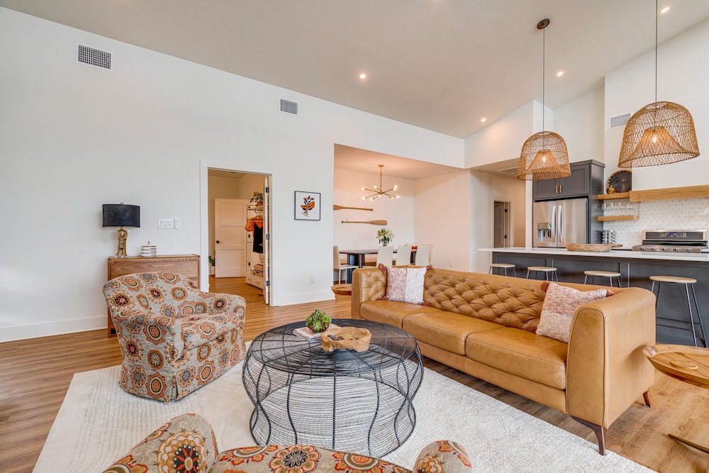 Chic Burnet Home on Lake Buchanan w/ 2 Fireplaces! - Property Image 35
