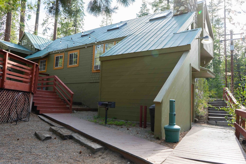 Miners Suite in Shaver Lake