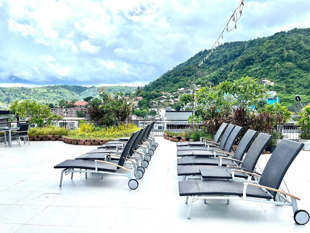 Studio Apartments With Shared Pool Near