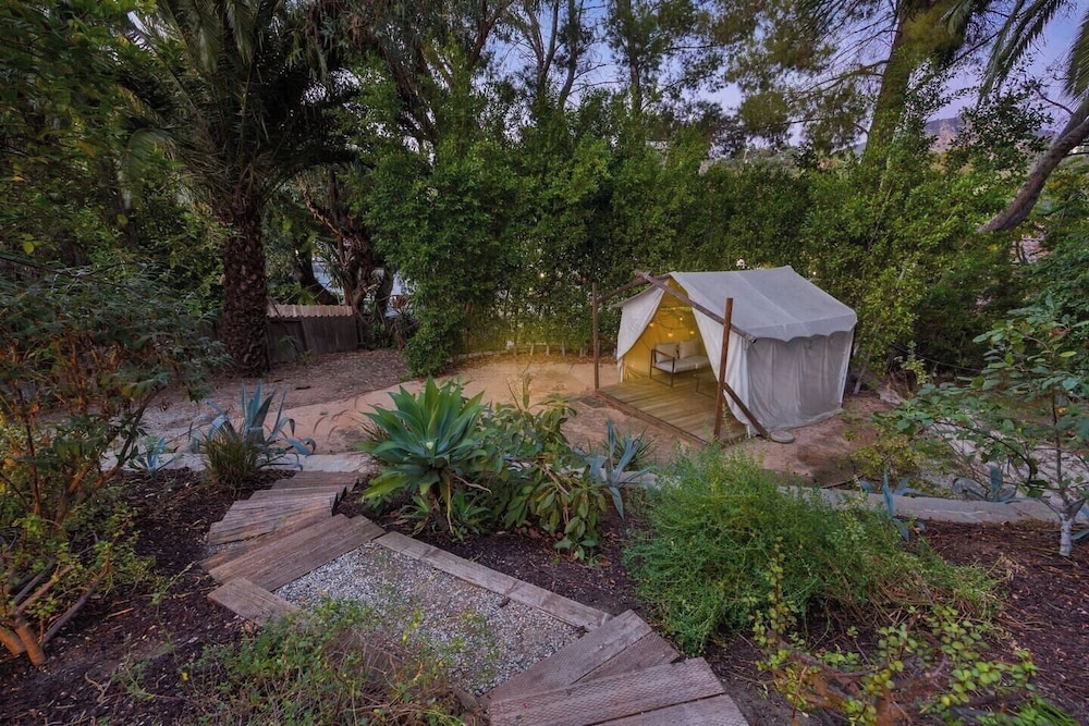 Dos Palos by Avantstay Mod Hollywood Sanctuary