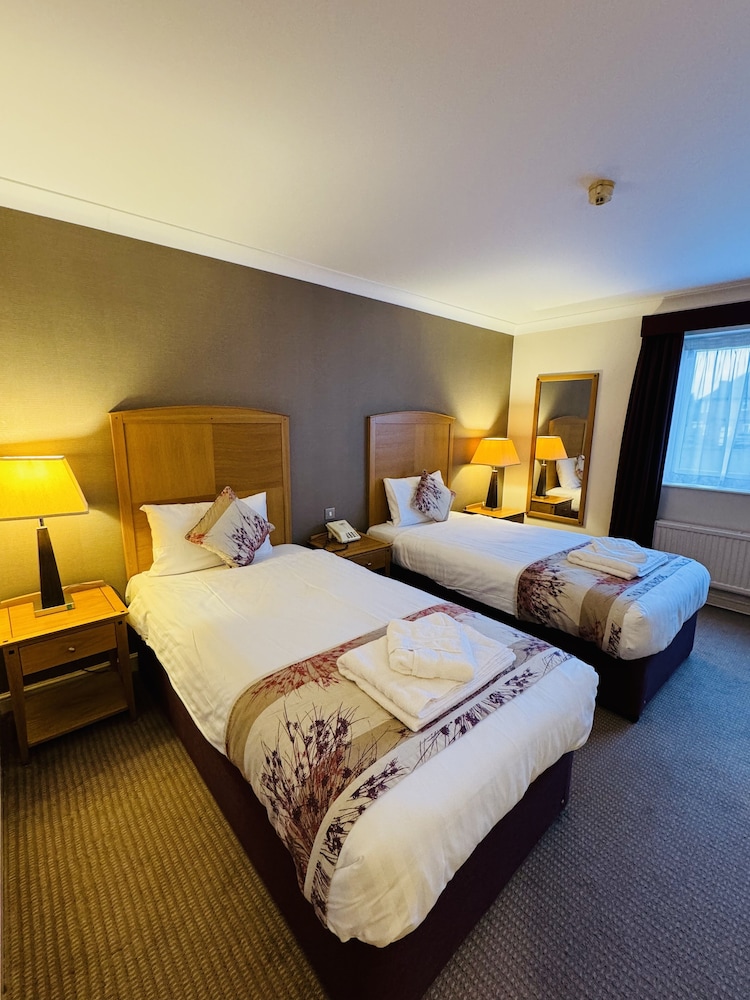 Leicester Vacations - OYO Blaby Westfield Hotel - Property Image 12