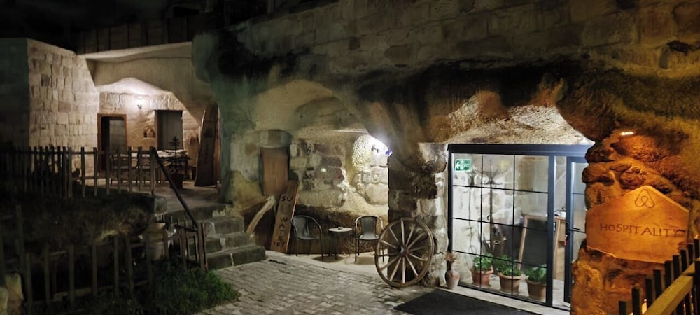 Deep Cave House