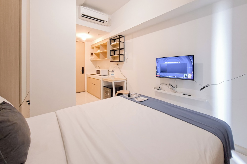 Simple Style Studio Apartment (No Kitchen) At Tokyo Riverside Pik 2