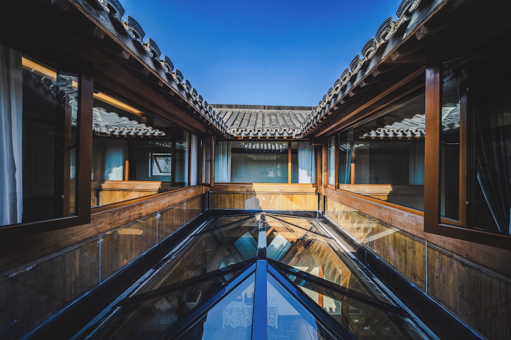 Bajiazhan Yulin Yuchi Homestay