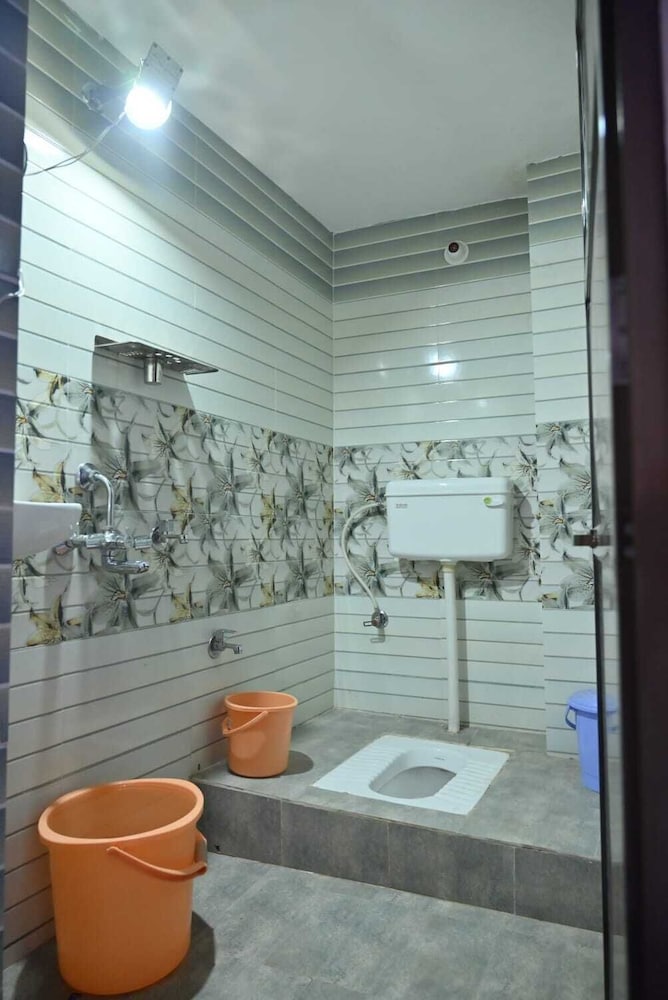 New Kashi Paying Guest House By GRB