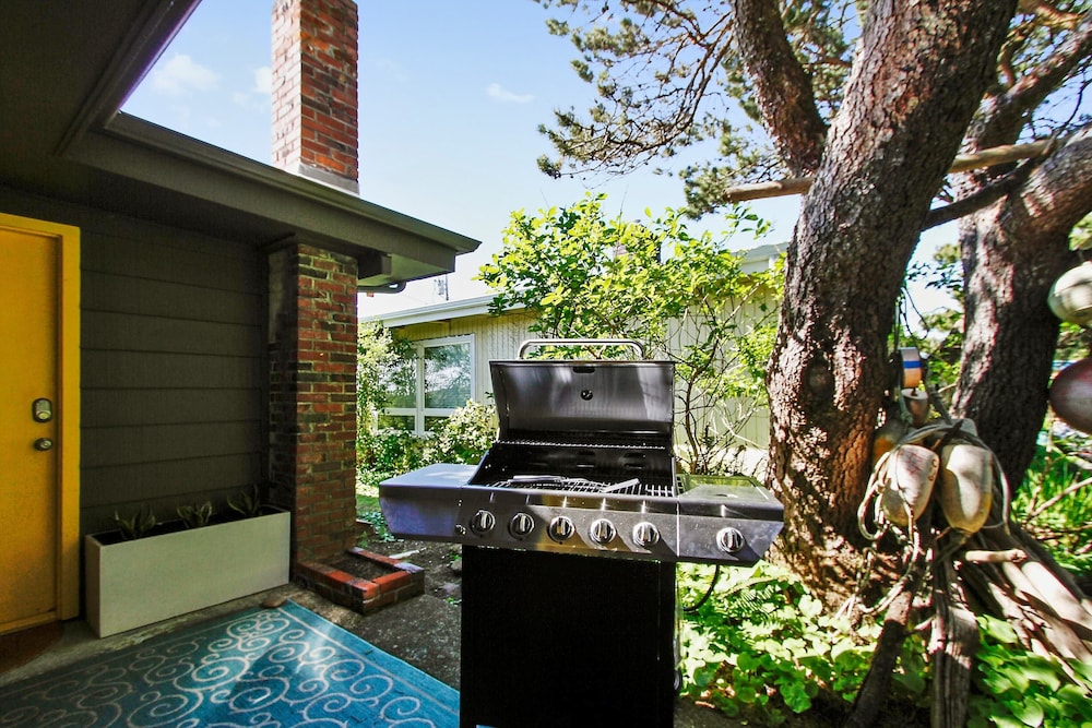 Modern Love by Avantstay Serene Home in Arch Cape w/ Large Yard in Great Location view 3