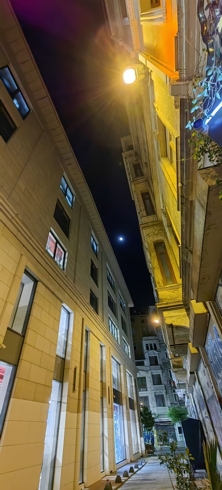 Taksim Diamond Hotel - Image 15