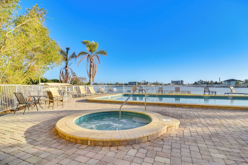 Treasure Island Condo: Gulf-view Balcony
