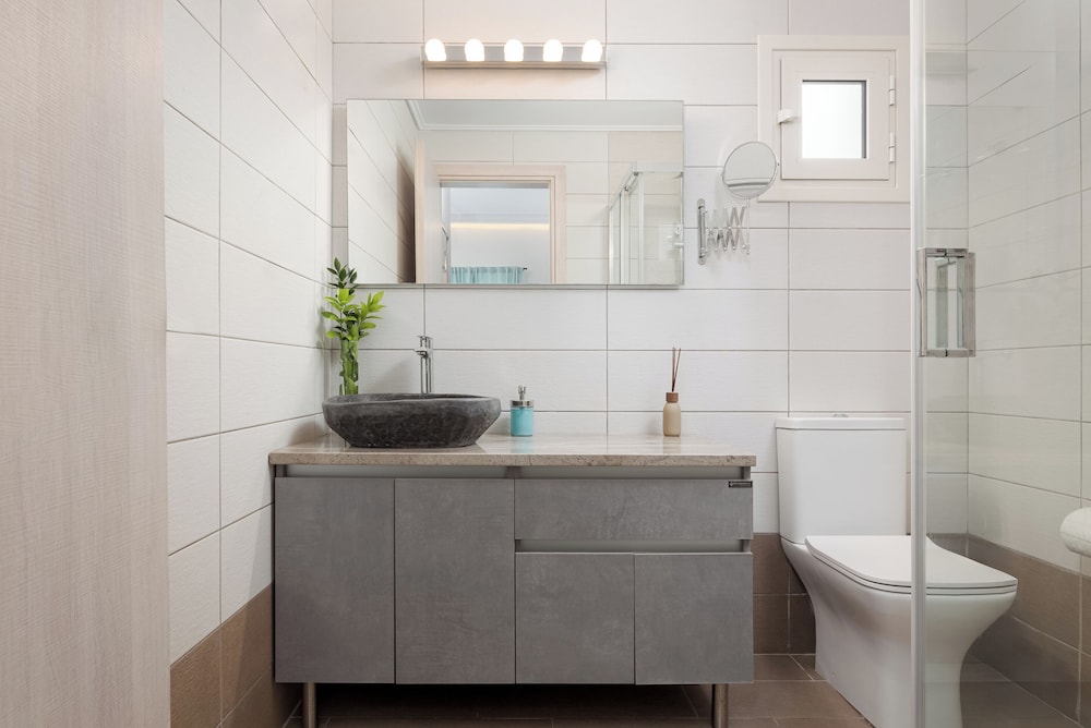 Porfyra Suite 1