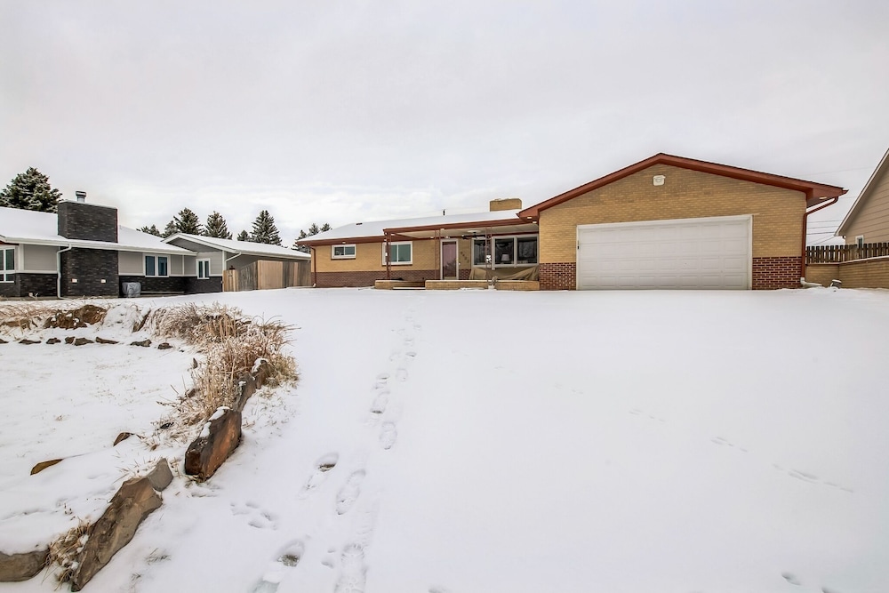 Comfortable & Spacious 3br Home In Cheyenne 3 Bedroom Home