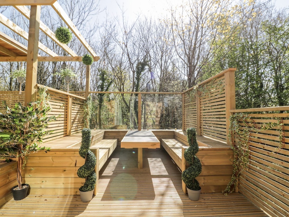 24 Meadow Retreat