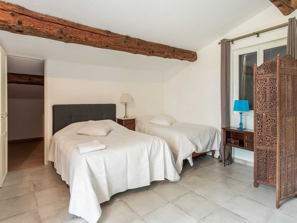 Cozy Holiday Home in Occitanie