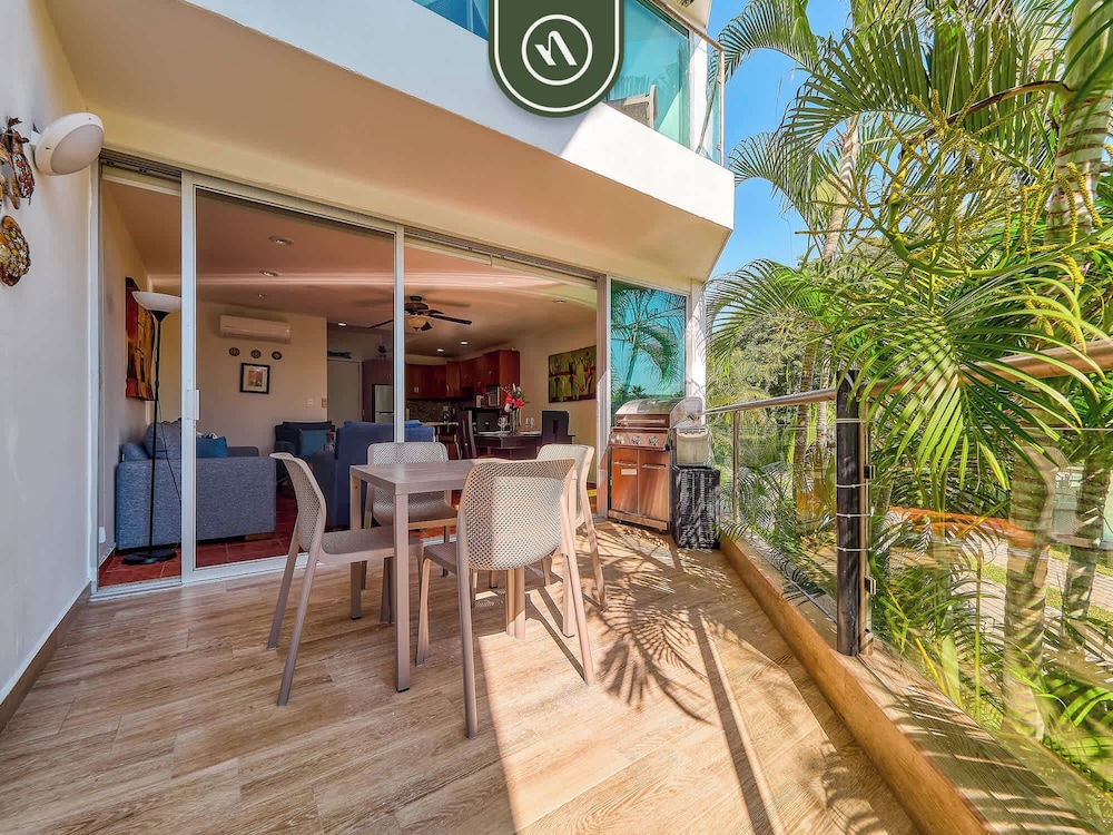 Beachfront 2BR Condo With Pool and Beachclub