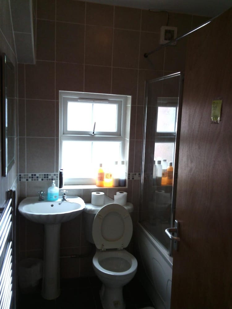 Oxford Vacations - Athena Guest House - Property Image 8