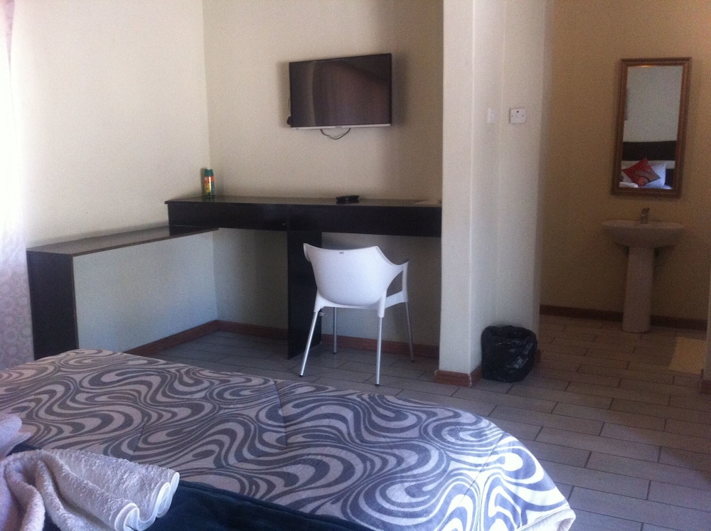 Shakawe Sands Lodge