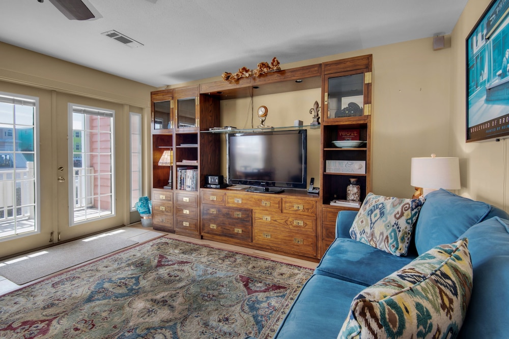 Pelican Point 2 Bedroom Townhouse by RedAwning