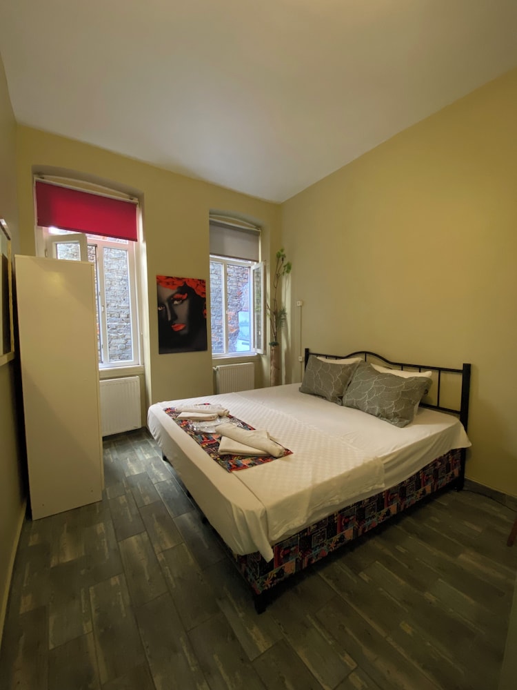 Taksim Sofa House