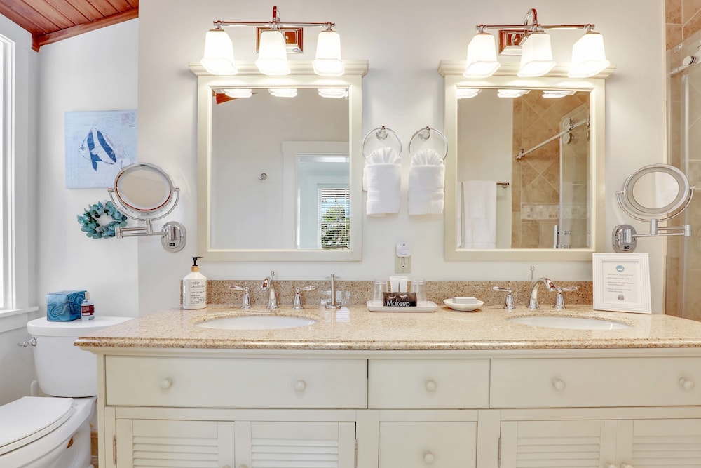 Hibiscus House Bed Breakfast Seashell Room