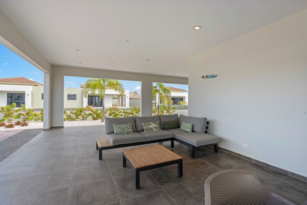 Villa Amber with pool at mambo beach