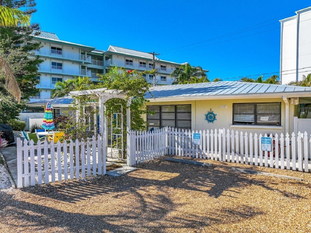 Hotel Sol y Mar by Beachside Management - Image 1