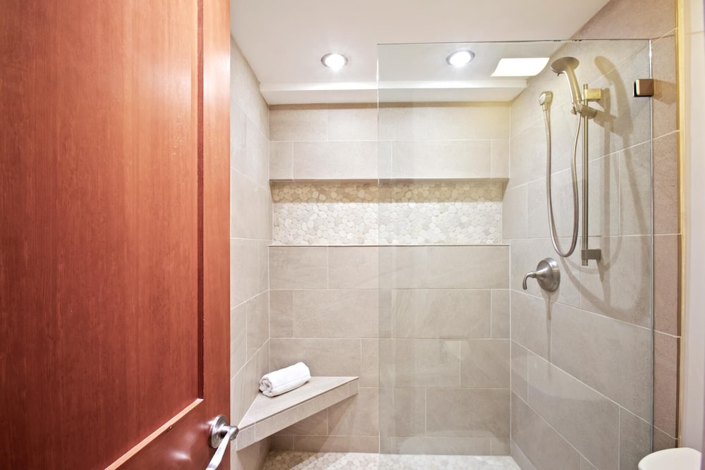 Whaler 2 Free Rental Cars KBM Resorts Kaanapali Beach 2 Units, 2 Bedrooms Ml-1580