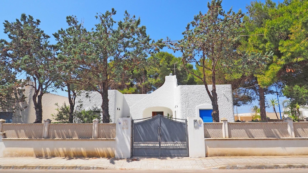 Villa Marechiaro 50 m From the sea 3 Bedrooms 2 Bathrooms