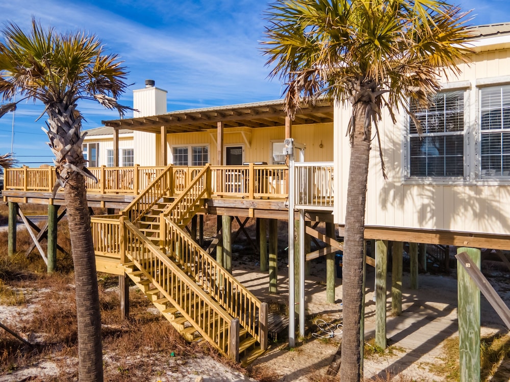 Coconut Breeze - 105 St Dennis 4 Bedroom Home by RedAwning view 4