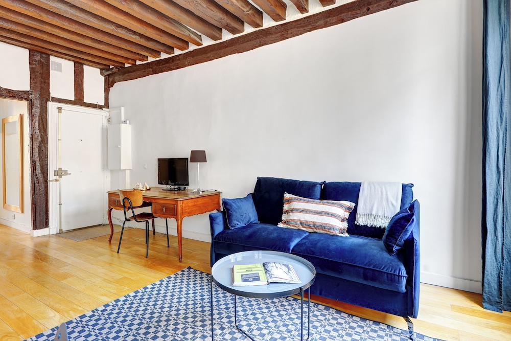 Charming 1BR Steps from Saint-Germain