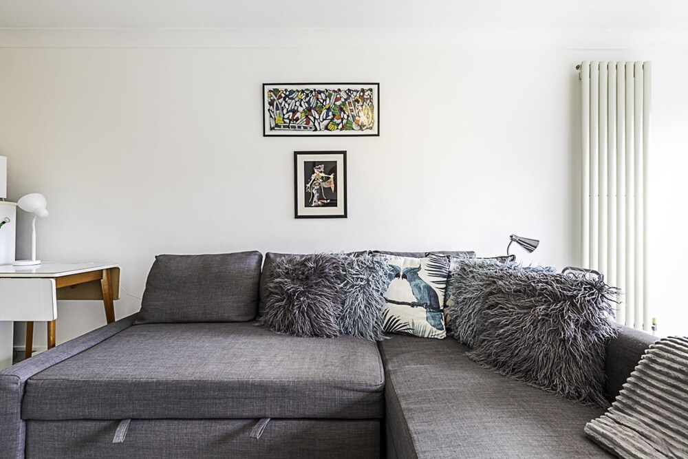 Cosy Angel Flat: Tube Nearby, Stunning Views!