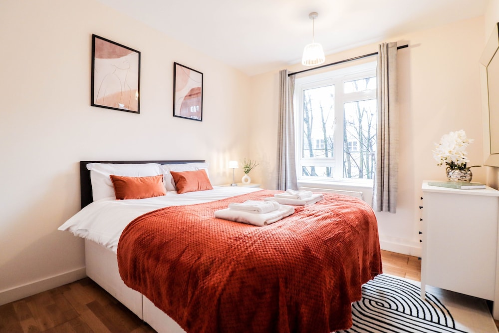 2 Bed Apartment in Russell Square