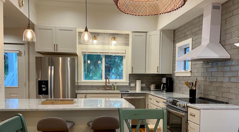 Days Like This -spacious Home Steps From the Beach