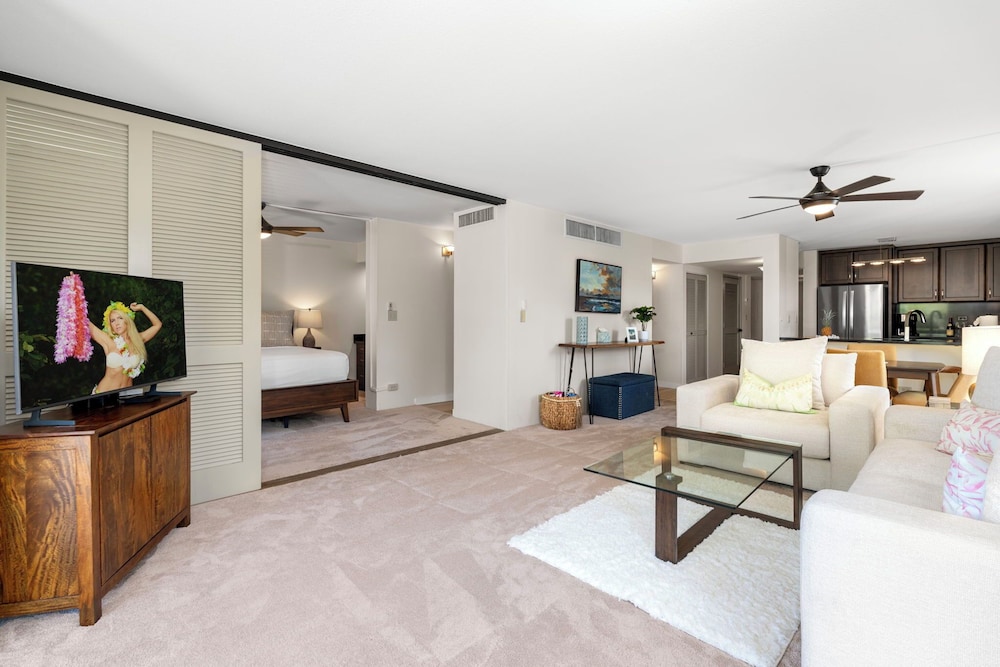 Oceanfront Island Living - Beautiful Kona Condo for Extended Stays - Vrkcv