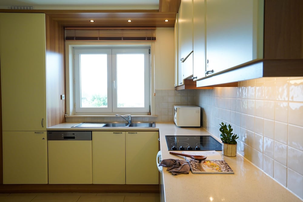 Spacious Apartment With Sea Views